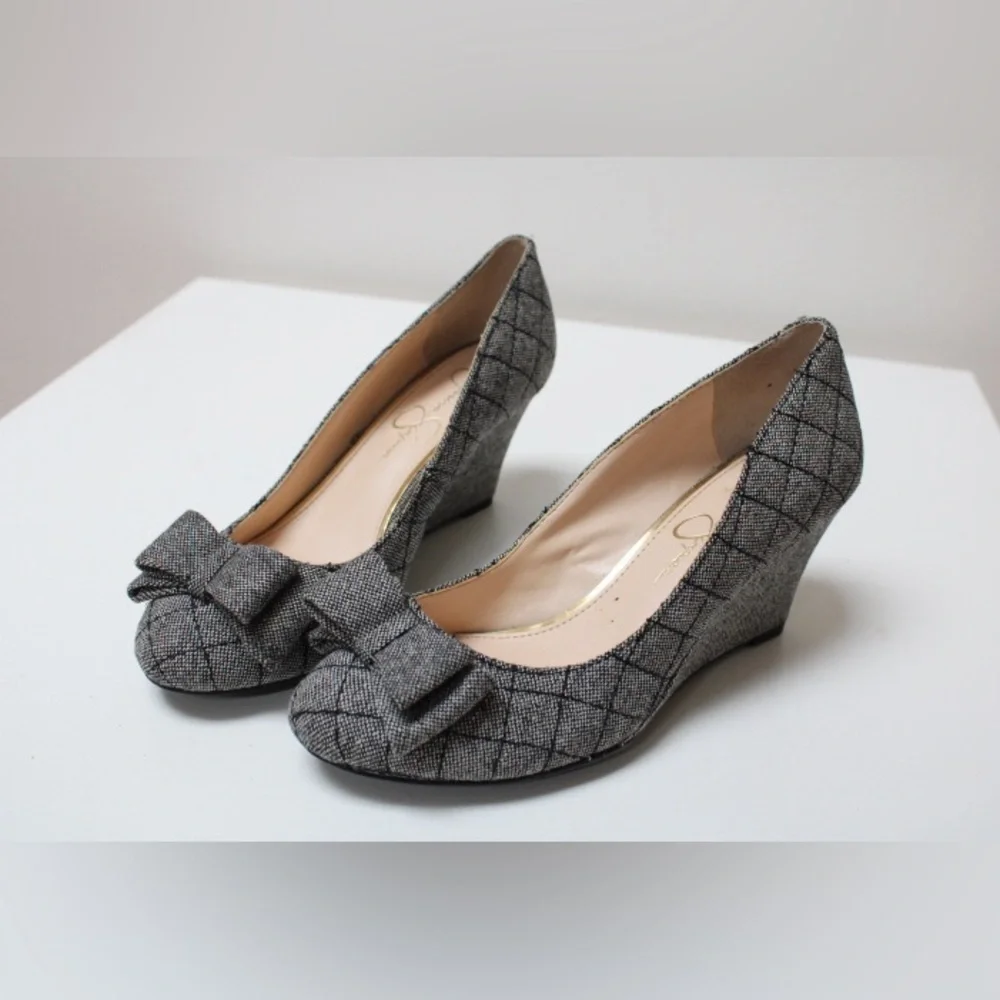 Jessica Simpson Sincerely  bow wedges